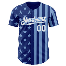 Laden Sie das Bild in den Galerie-Viewer, Custom Royal White-Light Blue USA Flag Patriotic Split Stars and Stripes Authentic Baseball Jersey