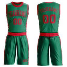 Laden Sie das Bild in den Galerie-Viewer, Custom Kelly Green Red Round Neck Suit Basketball Jersey