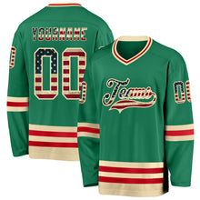 Charger l'image dans la galerie, Custom Kelly Green Vintage USA Flag Cream-Red Hockey Jersey