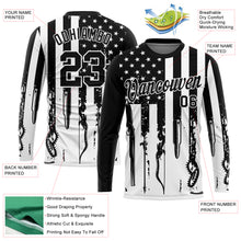 Laden Sie das Bild in den Galerie-Viewer, Custom Black White 3D Hunting Tools American Flag Long Sleeve Performance T-Shirt