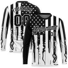 Laden Sie das Bild in den Galerie-Viewer, Custom Black White 3D Hunting Tools American Flag Long Sleeve Performance T-Shirt