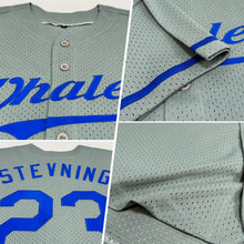 Laden Sie das Bild in den Galerie-Viewer, Custom Gray Royal Mesh Authentic Throwback Baseball Jersey
