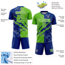 Laden Sie das Bild in den Galerie-Viewer, Custom Graffiti Pattern Aurora Green-Royal Scratch Sublimation Soccer Uniform Jersey