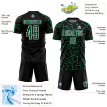 Laden Sie das Bild in den Galerie-Viewer, Custom Black Kelly Green-White Abstract Network Splash Sublimation Soccer Uniform Jersey