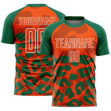 Загрузить изображение в средство просмотра галереи, Custom Kelly Green Orange-White Animal Leopard Print Sports Sublimation Soccer Uniform Jersey