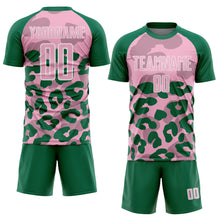 Загрузить изображение в средство просмотра галереи, Custom Kelly Green Light Pink-White Animal Leopard Print Sports Sublimation Soccer Uniform Jersey