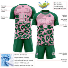 Загрузить изображение в средство просмотра галереи, Custom Kelly Green Light Pink-White Animal Leopard Print Sports Sublimation Soccer Uniform Jersey