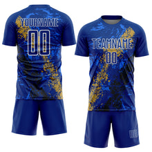 Загрузить изображение в средство просмотра галереи, Custom Royal White Old Gold-Black Dripping Splatter Cracked Texture Sublimation Soccer Uniform Jersey