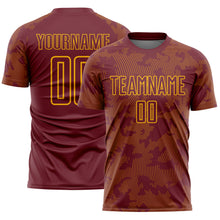 Laden Sie das Bild in den Galerie-Viewer, Custom Burgundy-Gold Curve Lines Sublimation Soccer Uniform Jersey