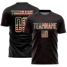 Laden Sie das Bild in den Galerie-Viewer, Custom Black Vintage USA Flag Crimson-Cream Curve Lines Sublimation Soccer Uniform Jersey