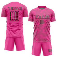 Laden Sie das Bild in den Galerie-Viewer, Custom Pink Grass Green-Black Curve Lines Sublimation Soccer Uniform Jersey