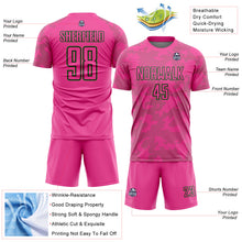 Laden Sie das Bild in den Galerie-Viewer, Custom Pink Grass Green-Black Curve Lines Sublimation Soccer Uniform Jersey