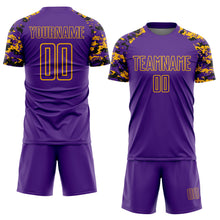 Laden Sie das Bild in den Galerie-Viewer, Custom Purple Black-Gold Digital Camo Raglan Sleeves Sublimation Soccer Uniform Jersey