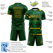 Laden Sie das Bild in den Galerie-Viewer, Custom Green-Gold Abstract Geometric Stripe Fragment Sublimation Soccer Uniform Jersey