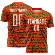 Laden Sie das Bild in den Galerie-Viewer, Custom Orange White-Green Geometric Fragment Splatter Sublimation Soccer Uniform Jersey