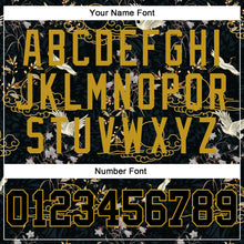 Laden Sie das Bild in den Galerie-Viewer, Custom Stitched Black Old Gold 3D Pattern Design Heron And Flower Sports Pullover Sweatshirt Hoodie