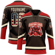 Laden Sie das Bild in den Galerie-Viewer, Custom Brown Vintage USA Flag Cream-Red Hockey Lace Neck Jersey