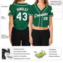 Laden Sie das Bild in den Galerie-Viewer, Custom Women's Kelly Green White-Gray V-Neck Cropped Baseball Jersey