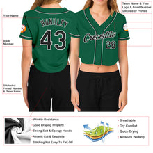 Laden Sie das Bild in den Galerie-Viewer, Custom Women's Kelly Green Black-White V-Neck Cropped Baseball Jersey