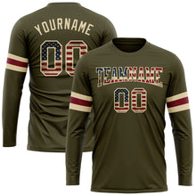 Laden Sie das Bild in den Galerie-Viewer, Custom Olive Vintage USA Flag-Cream Long Sleeve Performance Salute To Service T-Shirt