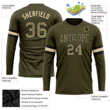 Laden Sie das Bild in den Galerie-Viewer, Custom Olive Camo-Black Long Sleeve Performance Salute To Service T-Shirt