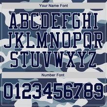 Laden Sie das Bild in den Galerie-Viewer, Custom Stitched Camo Navy-White Sports Pullover Sweatshirt Salute To Service Hoodie