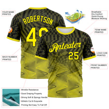 Laden Sie das Bild in den Galerie-Viewer, Custom Black-Light Yellow Gradient Geometric Sportswear Performance T-Shirt
