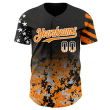 Laden Sie das Bild in den Galerie-Viewer, Custom Black USA Flag Camo White-Bay Orange Gradient Digital Camouflage Stars &amp; Stripes Two Tone Authentic Baseball Jersey
