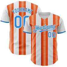 Laden Sie das Bild in den Galerie-Viewer, Custom White Electric Blue-Orange Gradient Vertical Stripe Argentina Style Authentic Baseball Jersey

