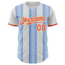 Laden Sie das Bild in den Galerie-Viewer, Custom White Orange-Light Blue Gradient Vertical Stripe Argentina Style Authentic Baseball Jersey

