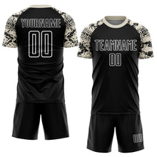 Laden Sie das Bild in den Galerie-Viewer, Custom Black Cream-White Snake Skin Sublimation Soccer Uniform Jersey
