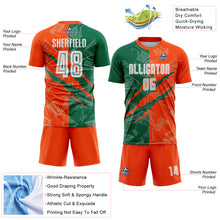 Laden Sie das Bild in den Galerie-Viewer, Custom Graffiti Pattern Kelly Green-Orange Scratch Sublimation Soccer Uniform Jersey
