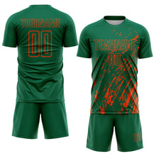 Laden Sie das Bild in den Galerie-Viewer, Custom Kelly Green Orange Splash Sublimation Soccer Uniform Jersey

