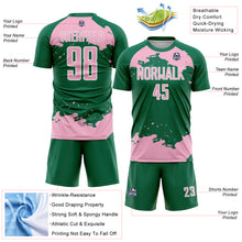 Загрузить изображение в средство просмотра галереи, Custom Kelly Green Light Pink-White Abstract Fragment Art Sublimation Soccer Uniform Jersey
