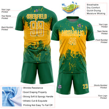 Laden Sie das Bild in den Galerie-Viewer, Custom Kelly Green Gold-White Abstract Splatter Grunge Art Sports Sublimation Soccer Uniform Jersey
