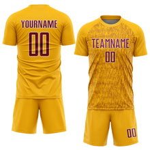 Laden Sie das Bild in den Galerie-Viewer, Custom Gold Crimson-White Abstract Scribble Curve Line Pattern Sports Sublimation Soccer Uniform Jersey
