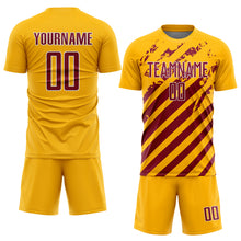 Laden Sie das Bild in den Galerie-Viewer, Custom Gold Crimson-White Distressed Diagonal Stripe Pattern Sports Sublimation Soccer Uniform Jersey
