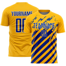 Laden Sie das Bild in den Galerie-Viewer, Custom Gold Royal-White Distressed Diagonal Stripe Pattern Sports Sublimation Soccer Uniform Jersey
