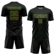 Laden Sie das Bild in den Galerie-Viewer, Custom Black Green-Old Gold Curve Lines Sublimation Soccer Uniform Jersey
