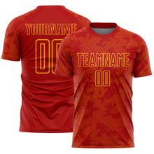 Laden Sie das Bild in den Galerie-Viewer, Custom Red-Gold Curve Lines Sublimation Soccer Uniform Jersey
