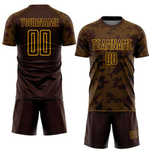 Laden Sie das Bild in den Galerie-Viewer, Custom Brown-Gold Curve Lines Sublimation Soccer Uniform Jersey
