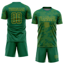 Laden Sie das Bild in den Galerie-Viewer, Custom Kelly Green-Gold Curve Lines Sublimation Soccer Uniform Jersey
