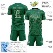 Laden Sie das Bild in den Galerie-Viewer, Custom Kelly Green-Cream Curve Lines Sublimation Soccer Uniform Jersey
