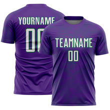 Laden Sie das Bild in den Galerie-Viewer, Custom Purple White-Kelly Green Curve Lines Sublimation Soccer Uniform Jersey
