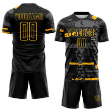 Laden Sie das Bild in den Galerie-Viewer, Custom Black Gold-Gray Abstract Geometric Stripe Fragment Sublimation Soccer Uniform Jersey

