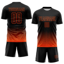 Laden Sie das Bild in den Galerie-Viewer, Custom Black-Orange Fade Wave Lines Splatter Sublimation Soccer Uniform Jersey

