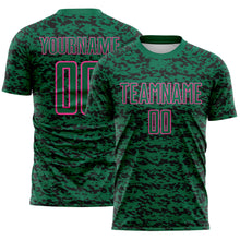 Laden Sie das Bild in den Galerie-Viewer, Custom Kelly Green Black-Pink Geometric Fragment Splatter Sublimation Soccer Uniform Jersey
