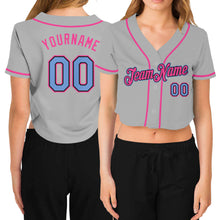 Laden Sie das Bild in den Galerie-Viewer, Custom Women&#39;s Gray Light Blue Black-Pink V-Neck Cropped Baseball Jersey
