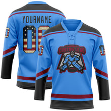 Laden Sie das Bild in den Galerie-Viewer, Custom Electric Blue Vintage USA Flag Black-Maroon Hockey Lace Neck Jersey
