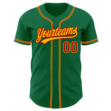 Laden Sie das Bild in den Galerie-Viewer, Custom Kelly Green Red-Gold Authentic Baseball Jersey
